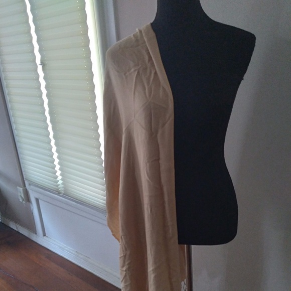 Beige Pashmina | Size OS - Picture 3 of 7